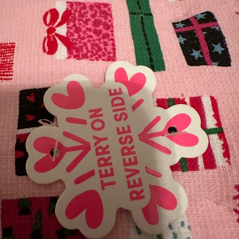 Betsey Johnson Christmas Kitchen Towels Presents Gifts Set of 2 PINK NEW - Picture 3 of 7